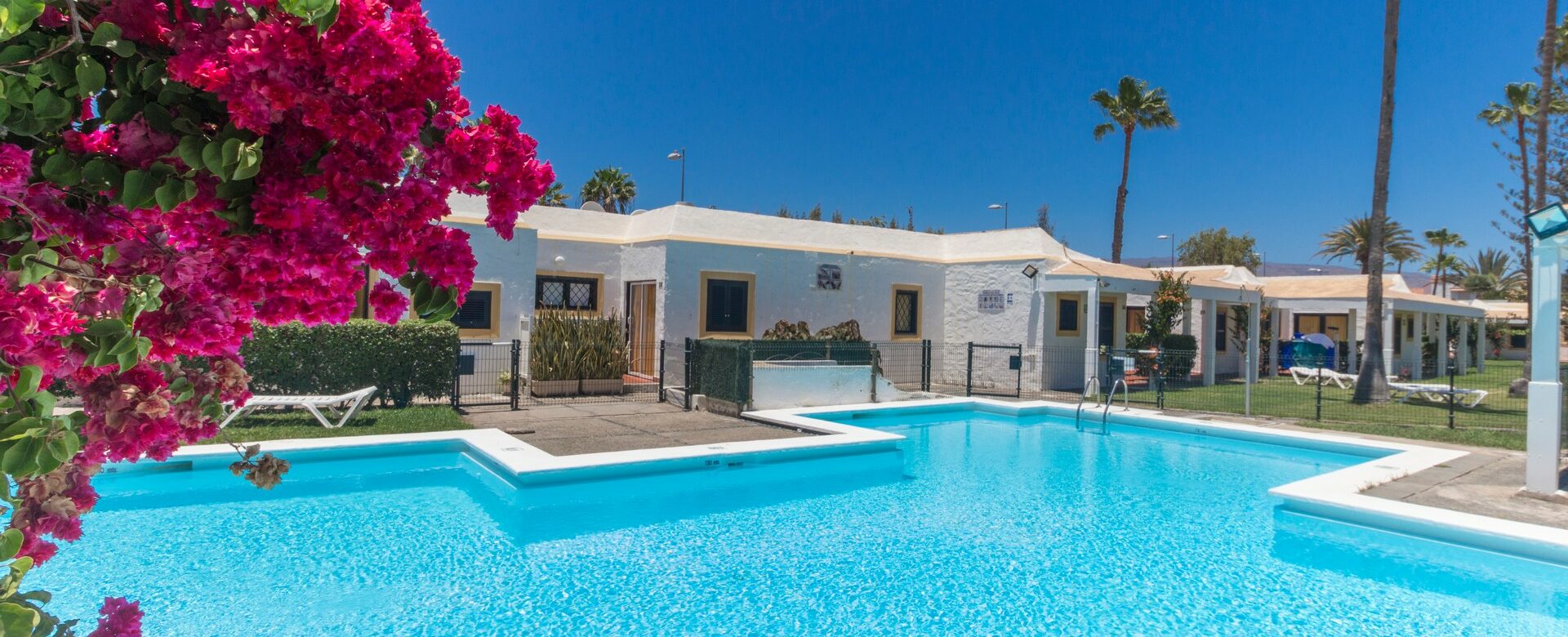 #slidecaption2 Bungalows Tajaraste